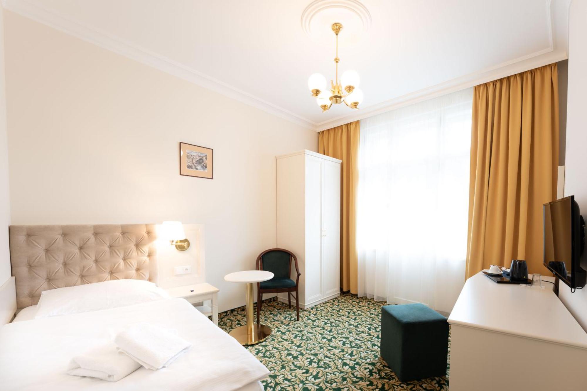 Ea Hotel Elefant Karlsbad Eksteriør billede