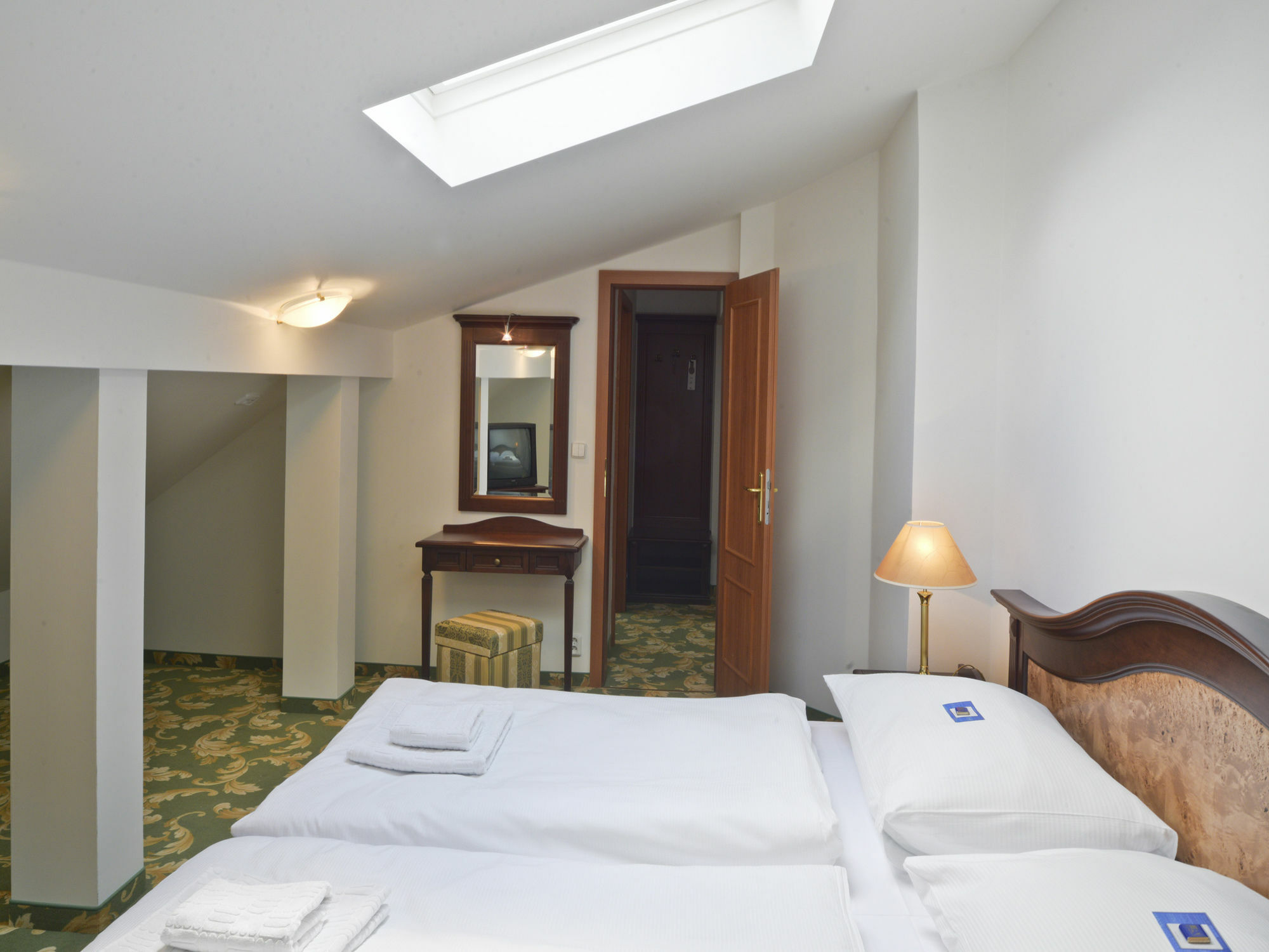 Ea Hotel Elefant Karlsbad Eksteriør billede